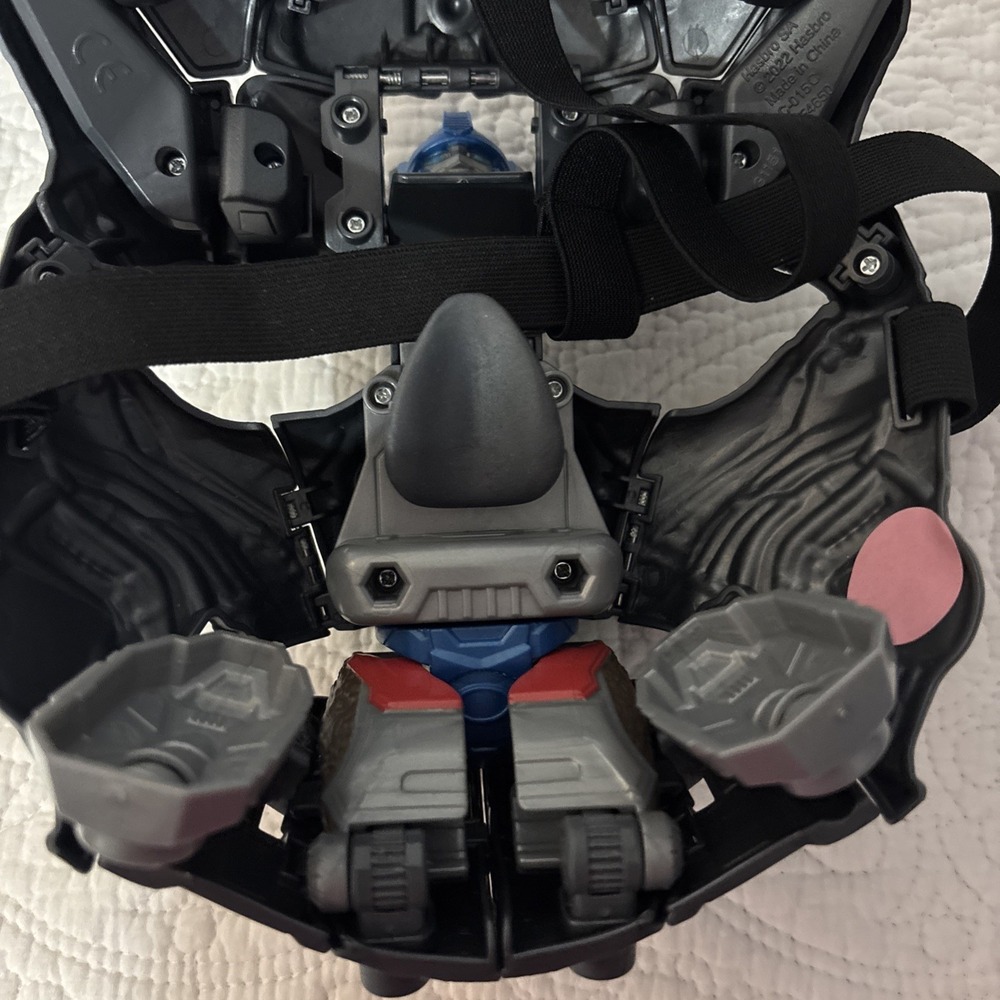 Optimus Prime Play Mask Excellent Used Condition - Picture 5 of 7